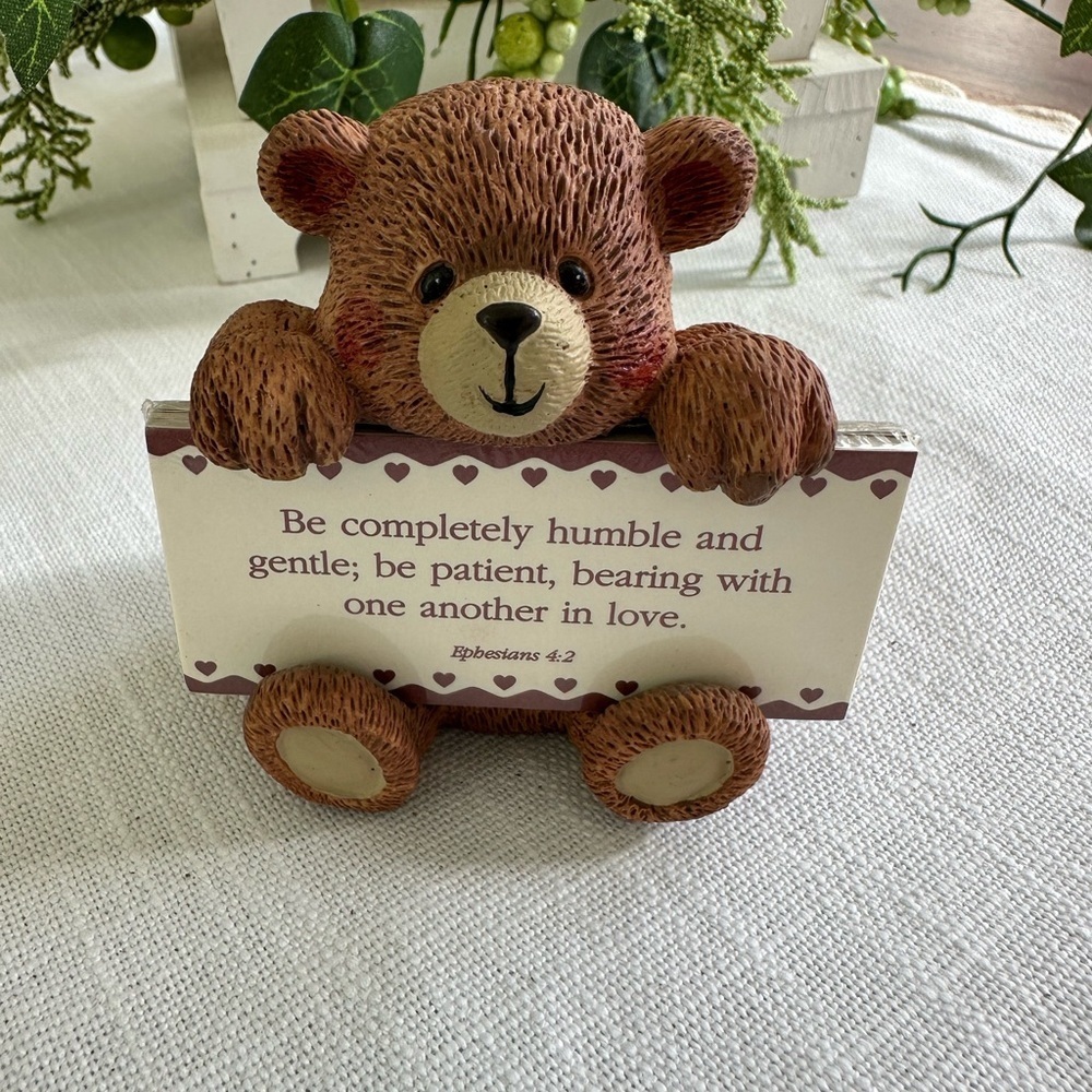 Vintage Zondervan Bear
Figurine 40 Scripture Keeper
1997 Religious Christianity